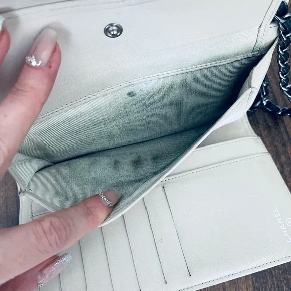 SOLD! Chanel Classic Quilted Patent Leather Wallet on chain, black - Picture 13 of 17